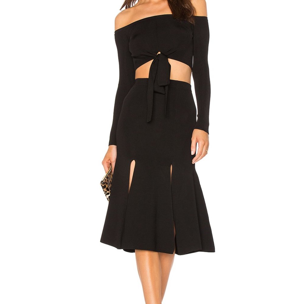 Off-Shoulder Black Tie-Front Crop Top - Picture 4 of 4